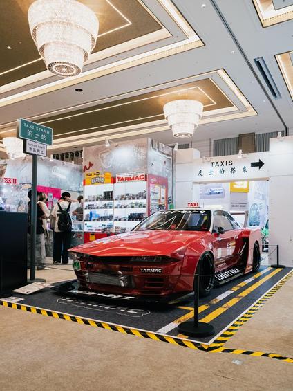 The Tarmac Works x LBWK Hong Kong Taxi