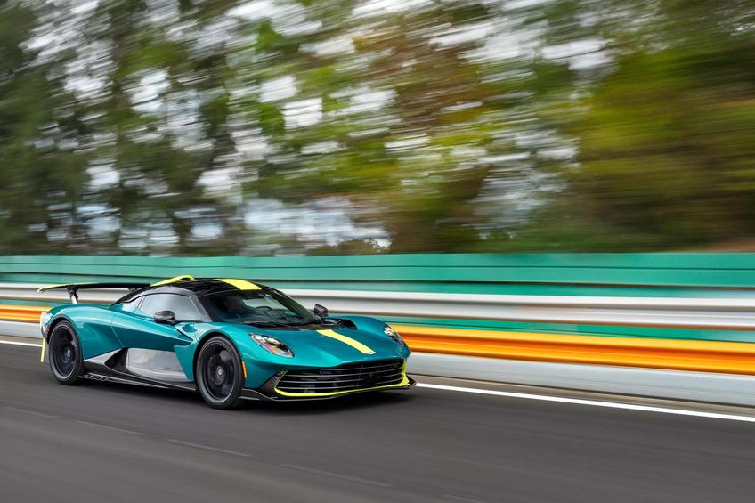 Aston Martin Valhalla