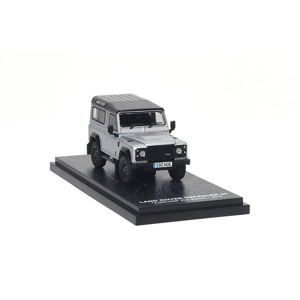 The Image-3 of the Land Rover Defender 90 2015 1/64 Diecast Car by Almost Real