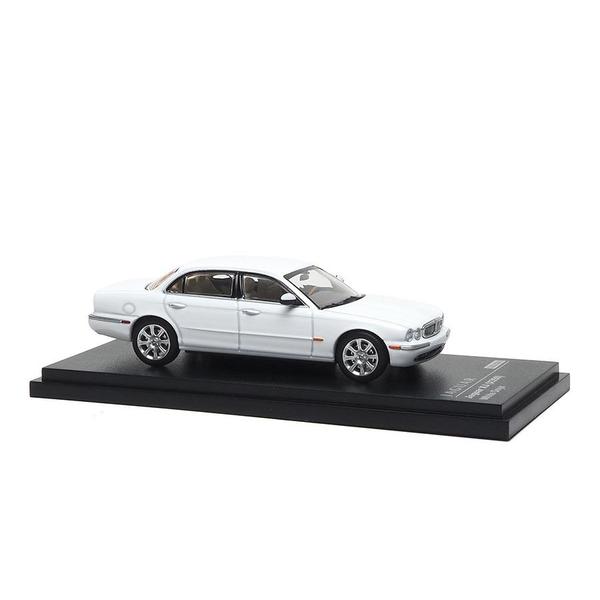 The Image-4 of the Jaguar XJ-6 (X350) 1/64 Diecast Car by Almost Real