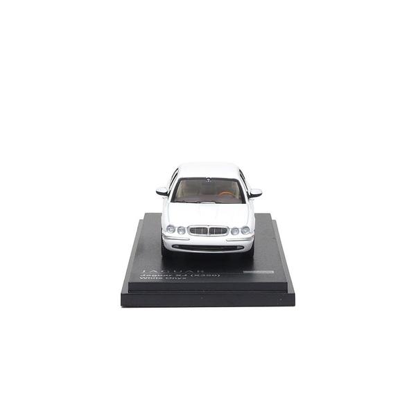 The Image-7 of the Jaguar XJ-6 (X350) 1/64 Diecast Car by Almost Real