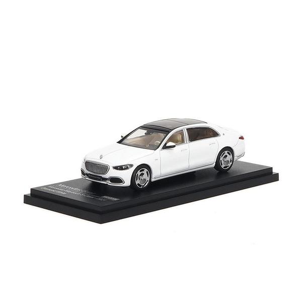 The Image-2 of the Mercedes-Maybach S 680 2021 1/64 Diecast Car by Almost Real