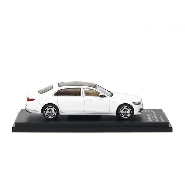 The Image-3 of the Mercedes-Maybach S 680 2021 1/64 Diecast Car by Almost Real