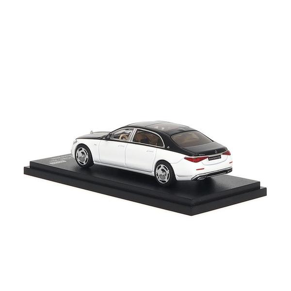The Image-3 of the Mercedes-Maybach S 680 2021 1/64 Diecast Car by Almost Real