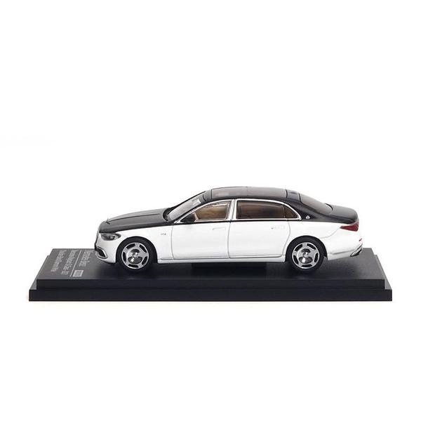 The Image-5 of the Mercedes-Maybach S 680 2021 1/64 Diecast Car by Almost Real