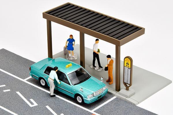 The Set of the Toyota Crown Sedan Super Deluxe 1/64 Diecast Car by Tomytec Tomica Limited Vintage