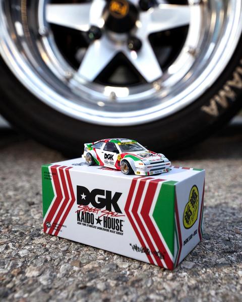 Pictrue of a Toyota AE86 Sprinter Trueno DGK 1/64 Diecast Car by Kaido House KHMG_201