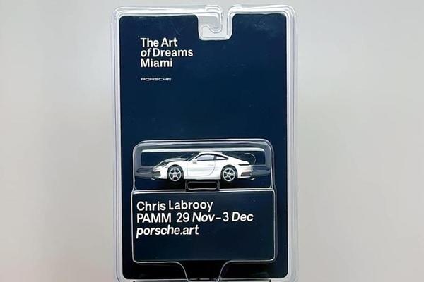 Picture of a Porsche 911 (992) Carrera S by diecast car manufacturer Mini GT