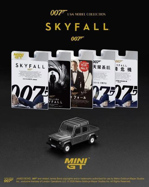 The Set of the Land Rover Defender 110 Crew Cab 1/64 Diecast Car by Mini GT