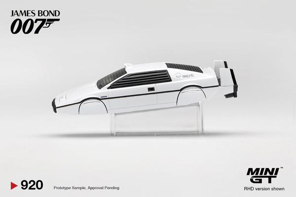The Image-2 of the Lotus Esprit S1 Submarine 1/64 Diecast Car by Mini GT