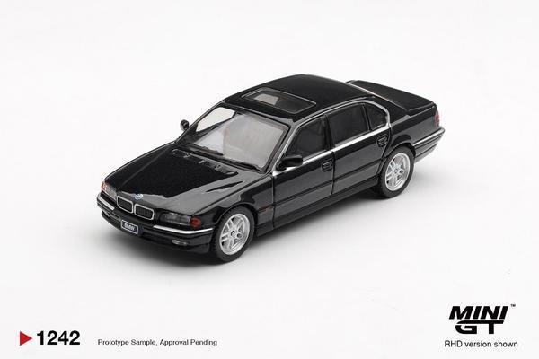 Pictrue of a BMW 750iL 1/64 Diecast Car by Mini GT MGT_01242