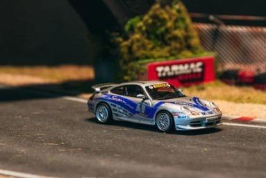 Pictrue of a Porsche 911 GT3 (Type 996) - ixo 1/64 Diecast Car by Tarmac Works T64G-069-PRE
