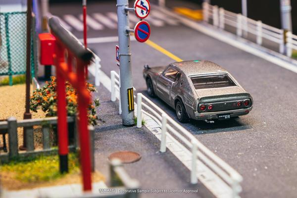 The Image-2 of the Nissan Skyline 2000 GT-R (KPGC10) 1/64 Diecast Car by Tarmac Works