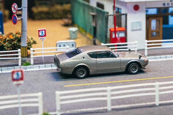 The Image-3 of the Nissan Skyline 2000 GT-R (KPGC10) 1/64 Diecast Car by Tarmac Works