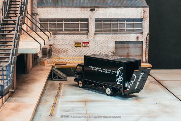 Picture of a Mitsubishi Fuso Canter by diecast car manufacturer Tarmac Works